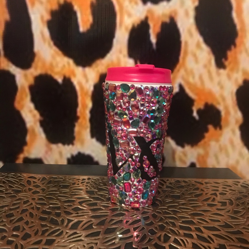 Travel mugz by WyneFyne CollXtions